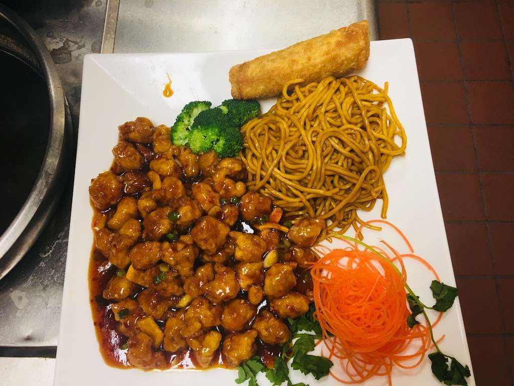 East Wok | 2002 FL-19, Tavares, FL 32778 | Phone: (352) 742-9010