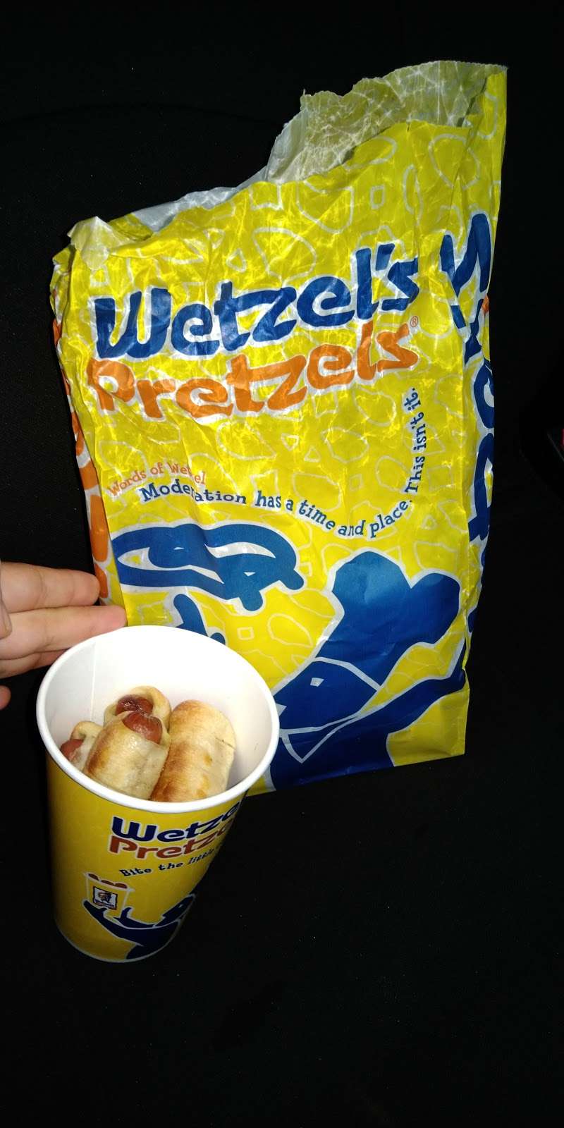 Wetzels Pretzels | Volusia Mall, 1700 W International Speedway Blvd #135, Daytona Beach, FL 32114, USA | Phone: (386) 256-7534