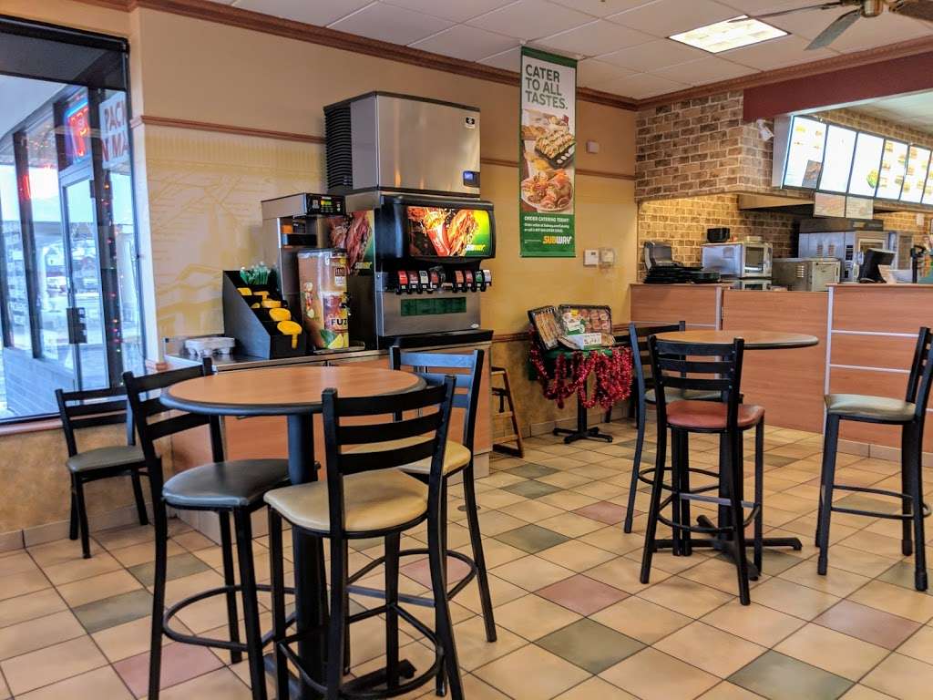 Subway Restaurants | 1588 Algonquin Rd, Hoffman Estates, IL 60192, USA | Phone: (847) 934-9989