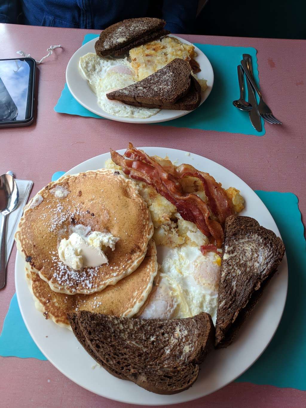 Kellys Diner | 674 Broadway, Somerville, MA 02144 | Phone: (617) 623-8102