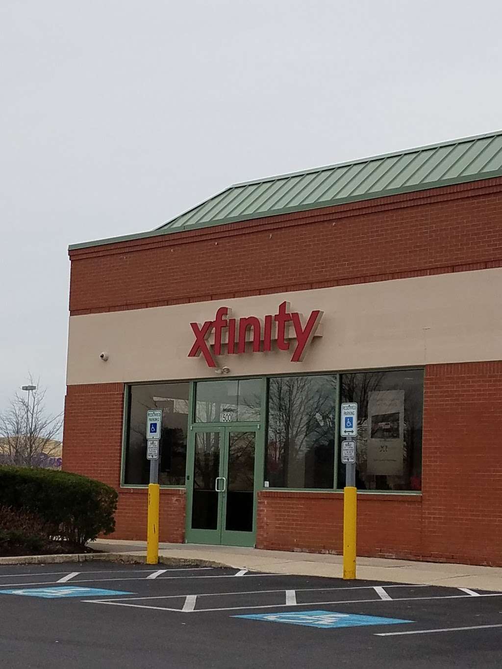 Xfinity Store by Comcast | 500 Consumer Square, Mays Landing, NJ 08330, USA | Phone: (800) 266-2278