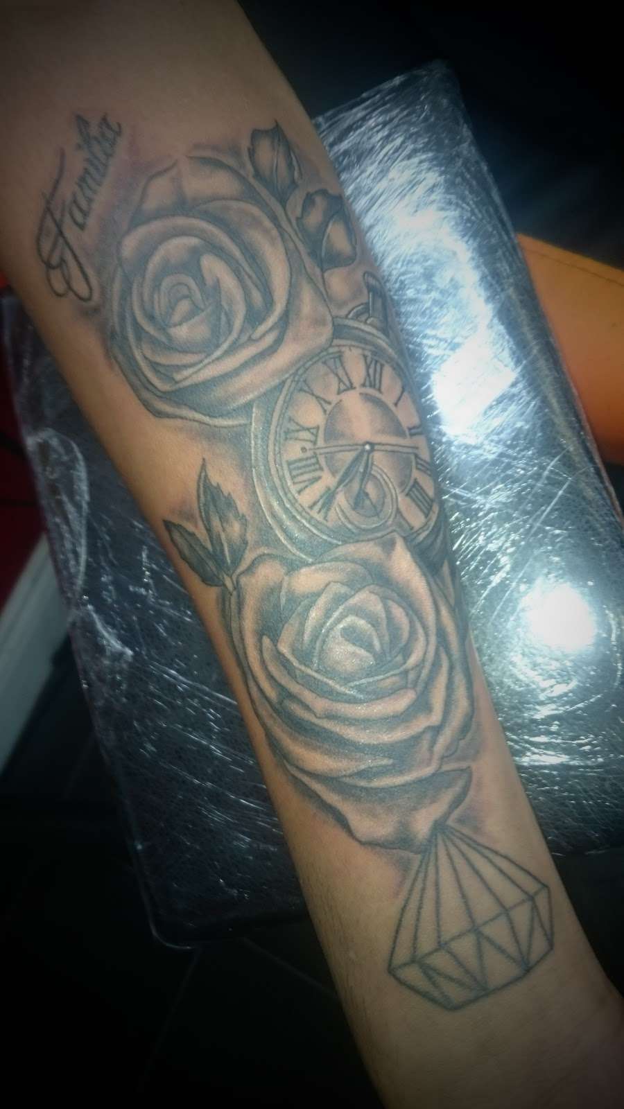 Forever 13 Tattoo Parlour | 25 Nutfield Rd, Merstham, Redhill RH1 3EN, UK | Phone: 07445 828700