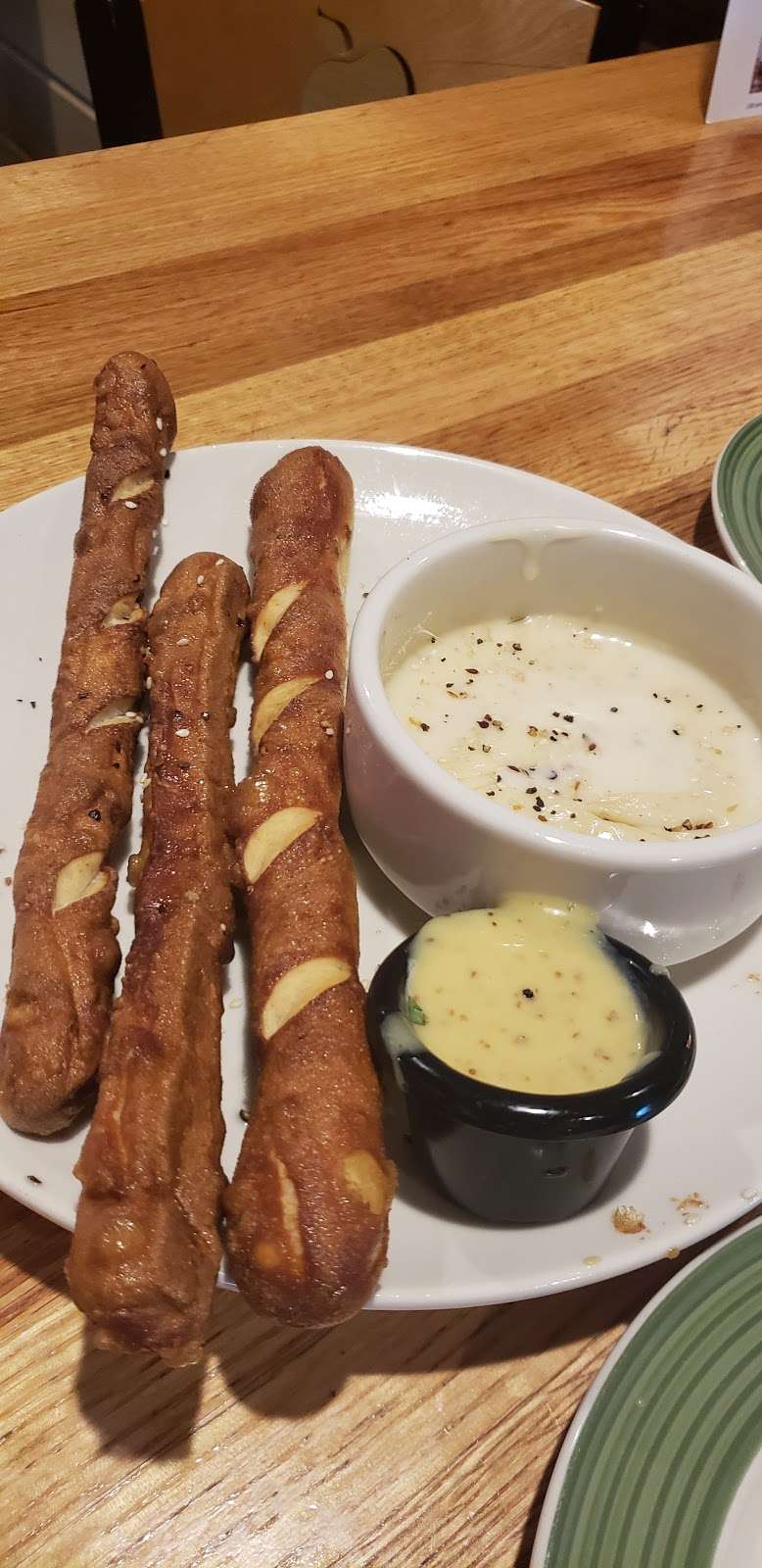 Applebees Grill + Bar | 2126 Gateway Center Dr, Belvidere, IL 61008, USA | Phone: (815) 544-0136