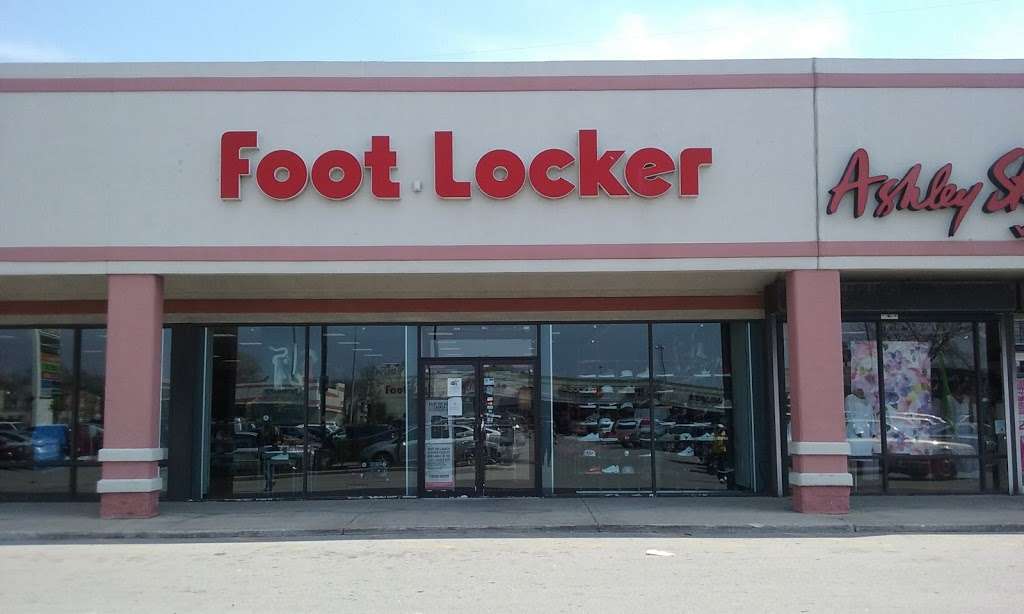 Foot Locker | 5401 S Wentworth Ave Suite 8a, Chicago, IL 60609, USA | Phone: (773) 373-6169