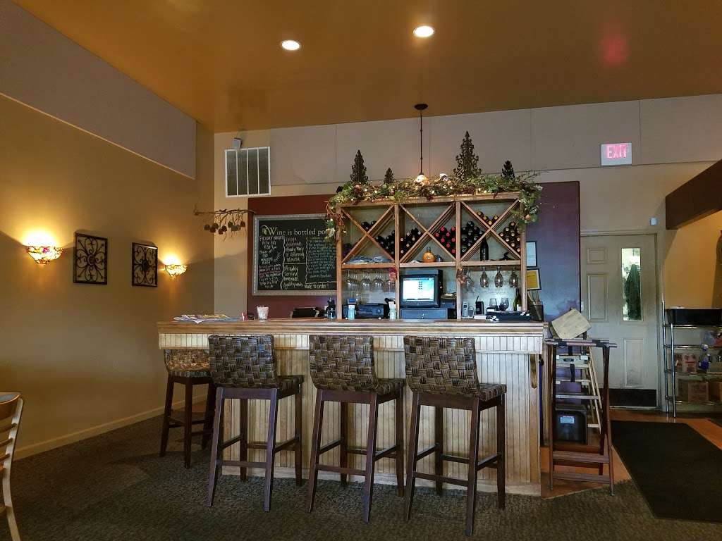 Fiddlesticks Bistro | 101 W Evergreen Pkwy # 7, Elkhorn, WI 53121 | Phone: (262) 743-2233