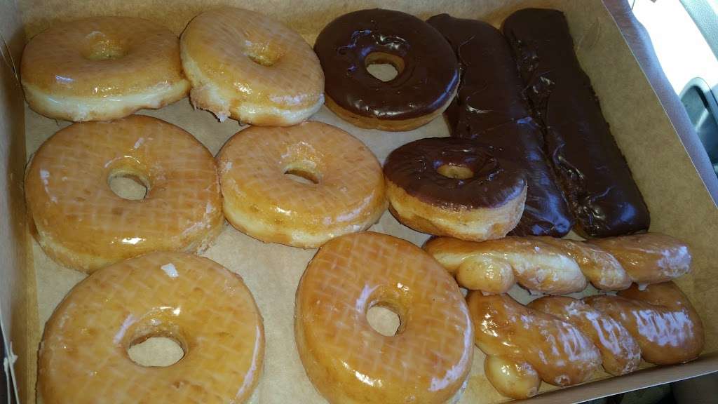 Daily Donuts | 10725 W Indian School Rd, Avondale, AZ 85392, USA | Phone: (623) 398-7902