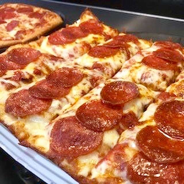 Papas Pizza To Go | 201-C Island Ford Rd, Maiden, NC 28650, USA | Phone: (828) 428-0507