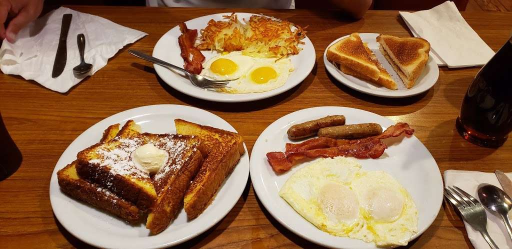 Dennys | 16907 S Pioneer Blvd, Artesia, CA 90701, USA | Phone: (562) 809-1194