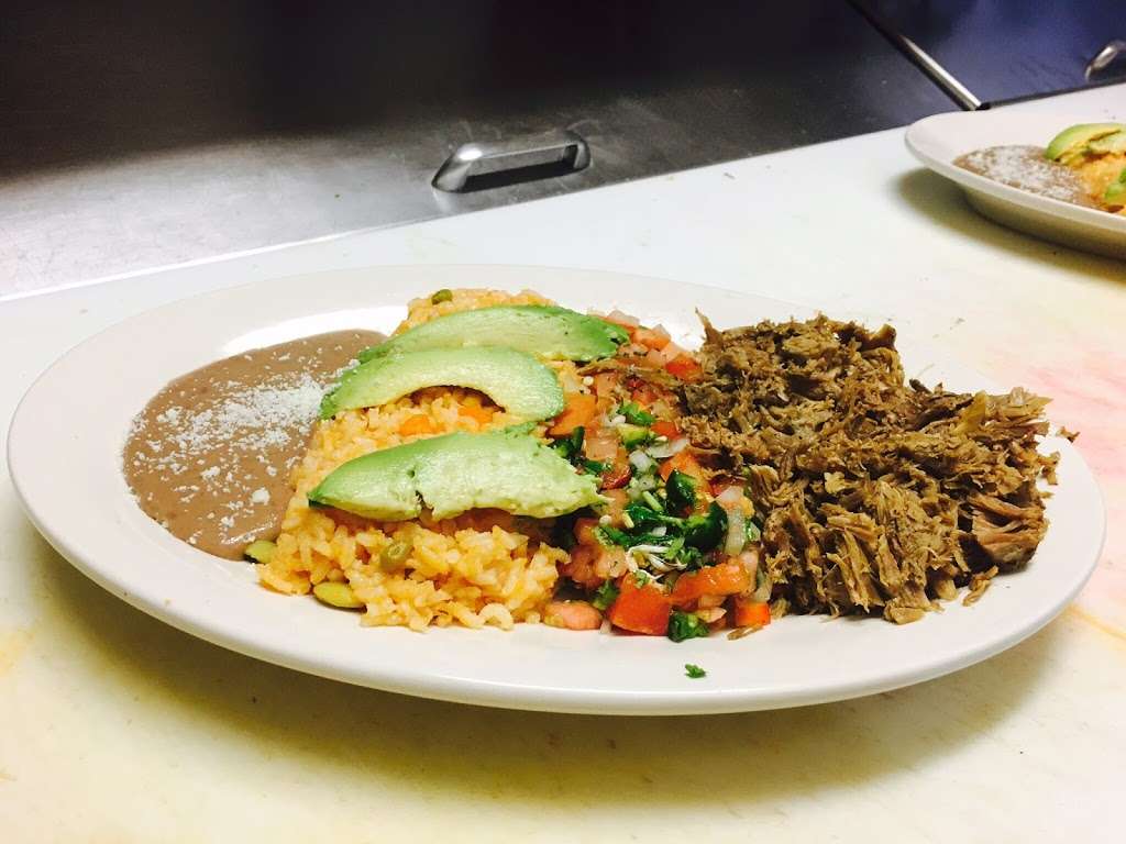 La Calpeña | 300 N 27th St, Camden, NJ 08105, USA | Phone: (856) 963-6285
