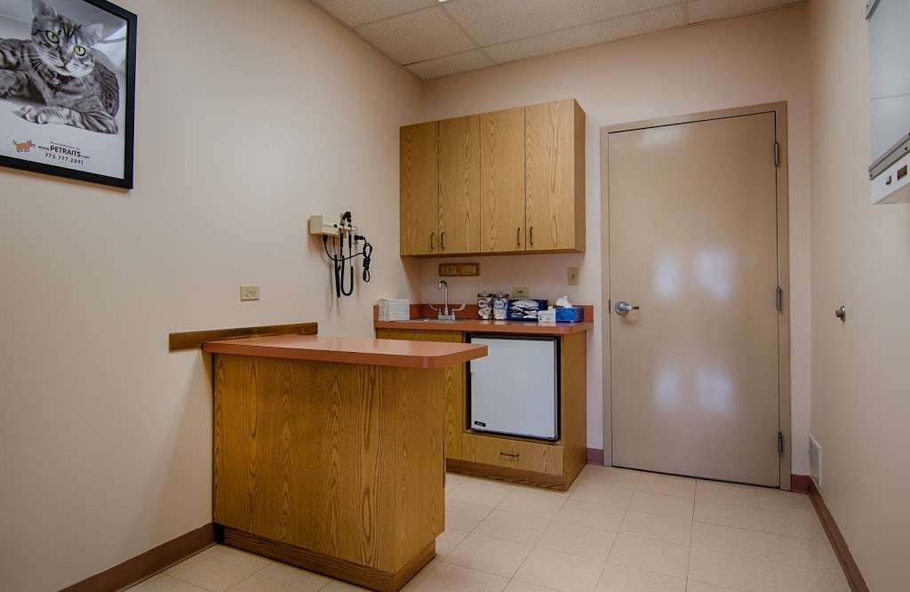 Essington Road Animal Hospital | 1914 Essington Rd, Joliet, IL 60435, USA | Phone: (815) 439-2323