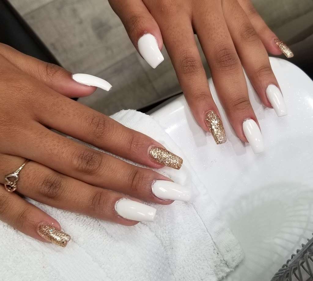 Divas Nails Spa | 7354 Stoney Creek Dr, Highland, CA 92346, USA | Phone: (909) 672-5116