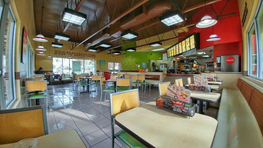 Del Taco | 11344 Telegraph Rd, Santa Fe Springs, CA 90670, USA | Phone: (562) 929-9223