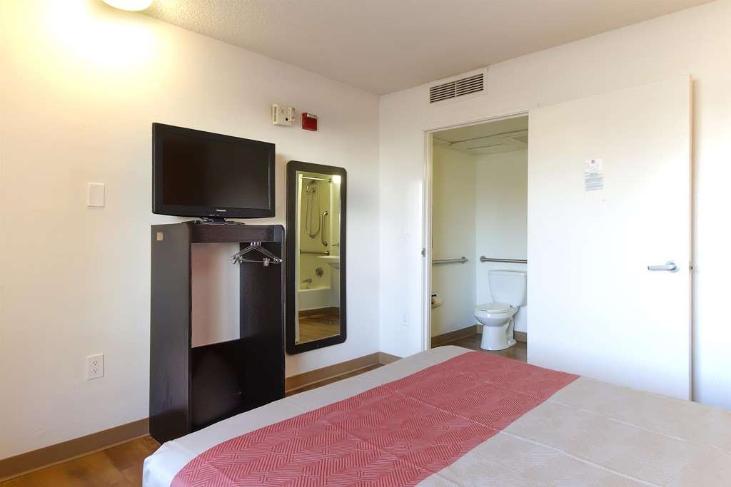 Motel 6 Washington DC - Capitol Heights | 75 Hampton Park Blvd, Capitol Heights, MD 20743, USA | Phone: (301) 499-0800