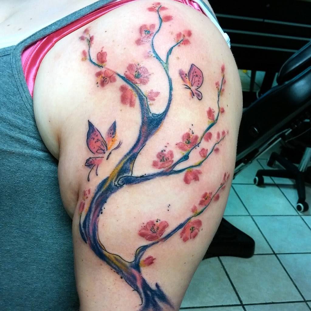 RCKT Tattoo & Piercing | 1424 White Bear Ave N, St Paul, MN 55106, USA | Phone: (651) 771-1345