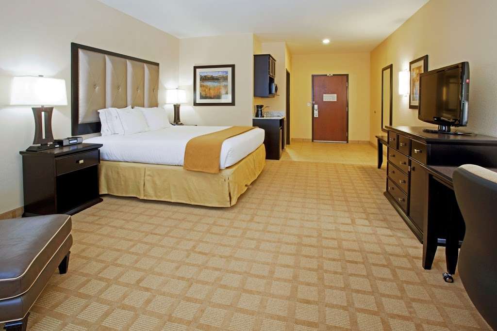 Holiday Inn Express & Suites Denver Northeast - Brighton | 2180 South Medical Center Dr, Brighton, CO 80601 | Phone: (720) 685-1500