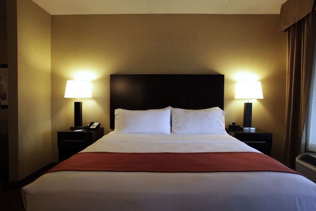 Holiday Inn Phoenix - Chandler | 1200 W Ocotillo Rd, Chandler, AZ 85248, USA | Phone: (480) 203-2121