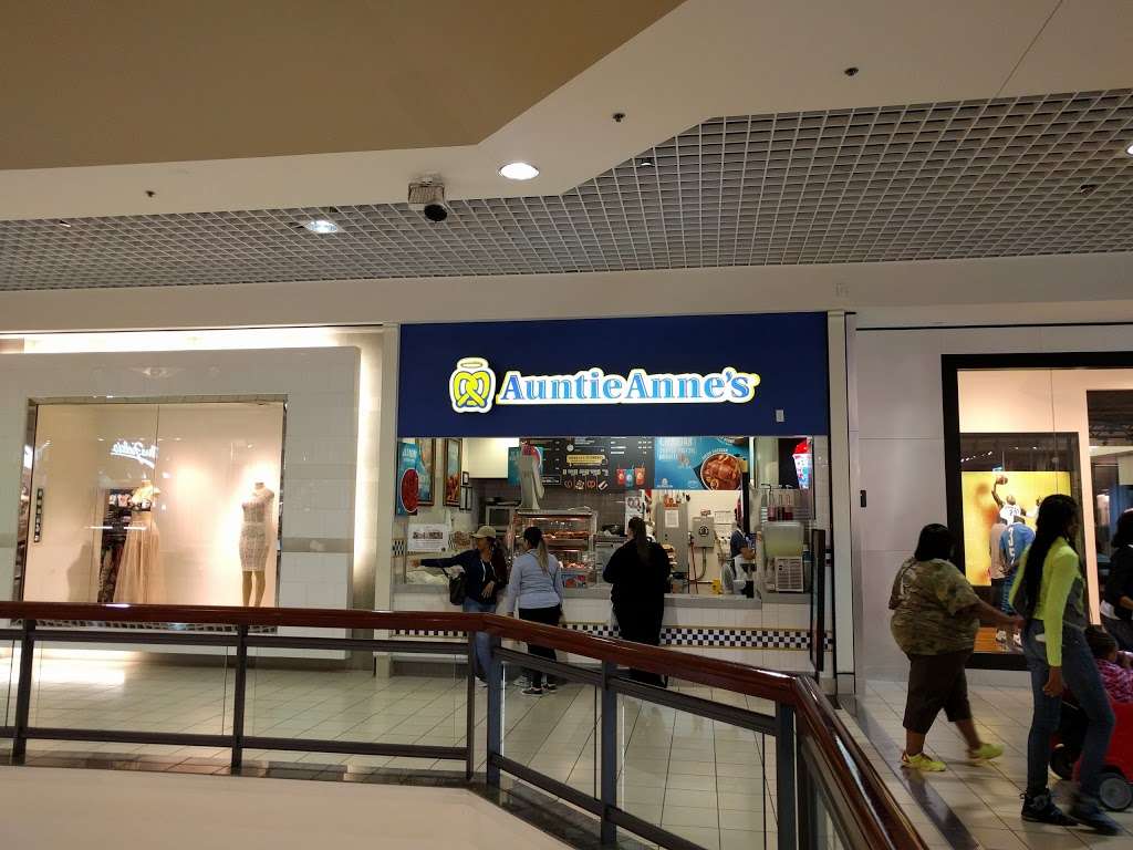 Auntie Annes | 7501 W Cermak Rd, North Riverside, IL 60546 | Phone: (708) 442-5053