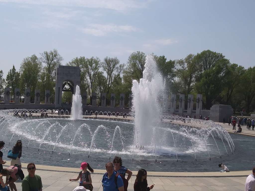 World War II Memorial | 125 W State St, Trenton, NJ 08608, USA