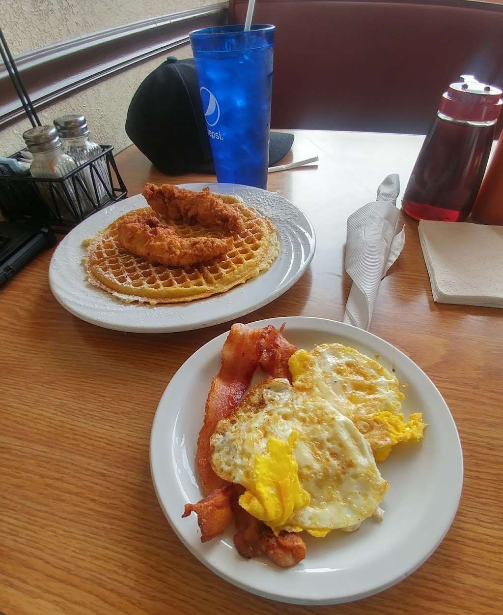 Tonys Chicken and Waffles | 1480 Martin Luther King Jr Blvd, Bartow, FL 33830, USA | Phone: (863) 533-7427