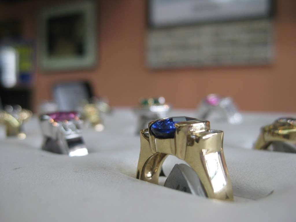 Advanced Gems & Jewelry | 35 Nicholas Rd, Framingham, MA 01701, USA | Phone: (508) 877-0710