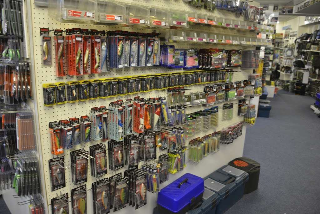 Robertsons Fishing Tackle | 238-242 Oxlow Ln, Dagenham RM10 7YX, UK | Phone: 020 8517 1599