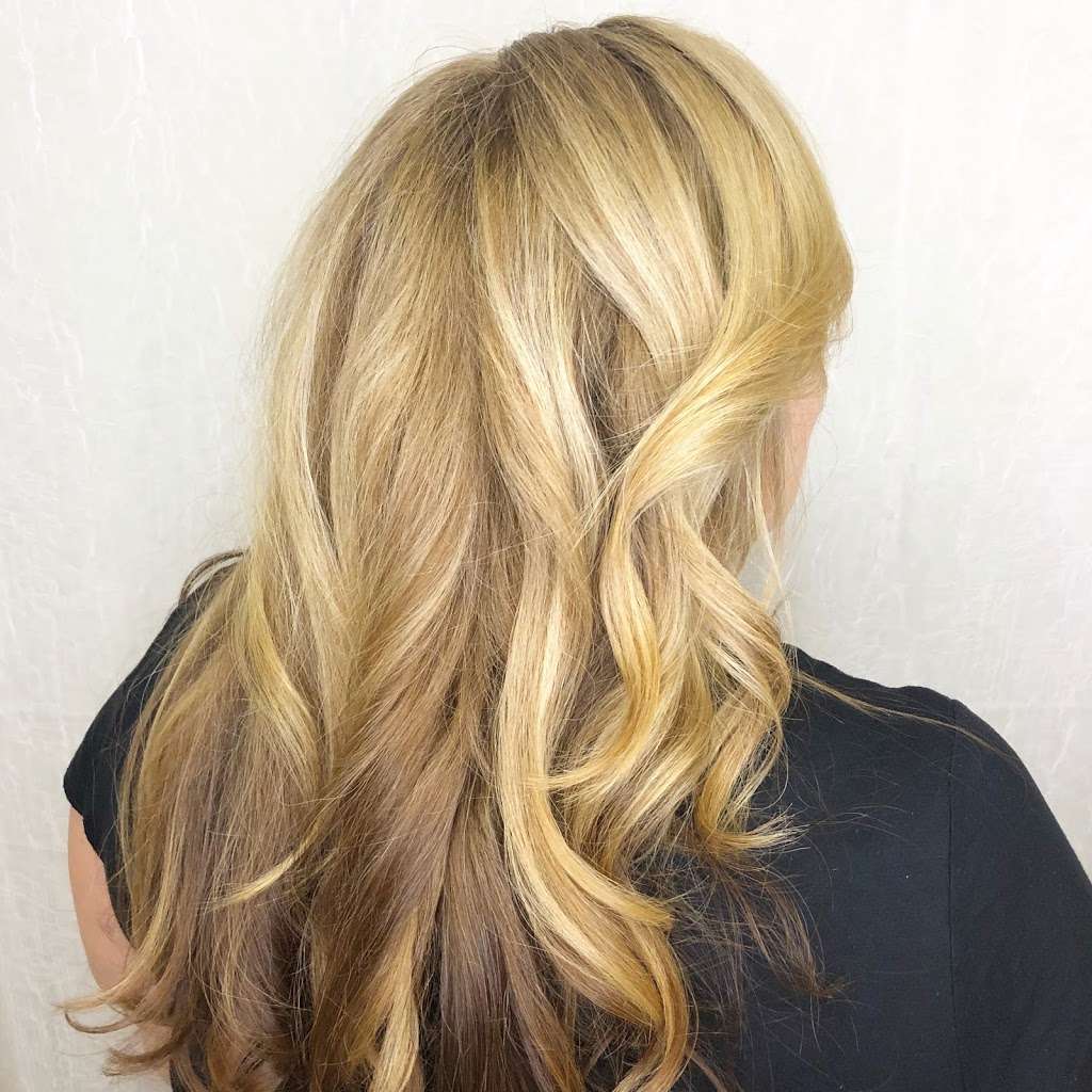 Kimberly Bamford ???? Colorist/Stylist/Hairartist | 164 Bridge Rd, Salisbury, MA 01952, USA | Phone: (603) 394-0439