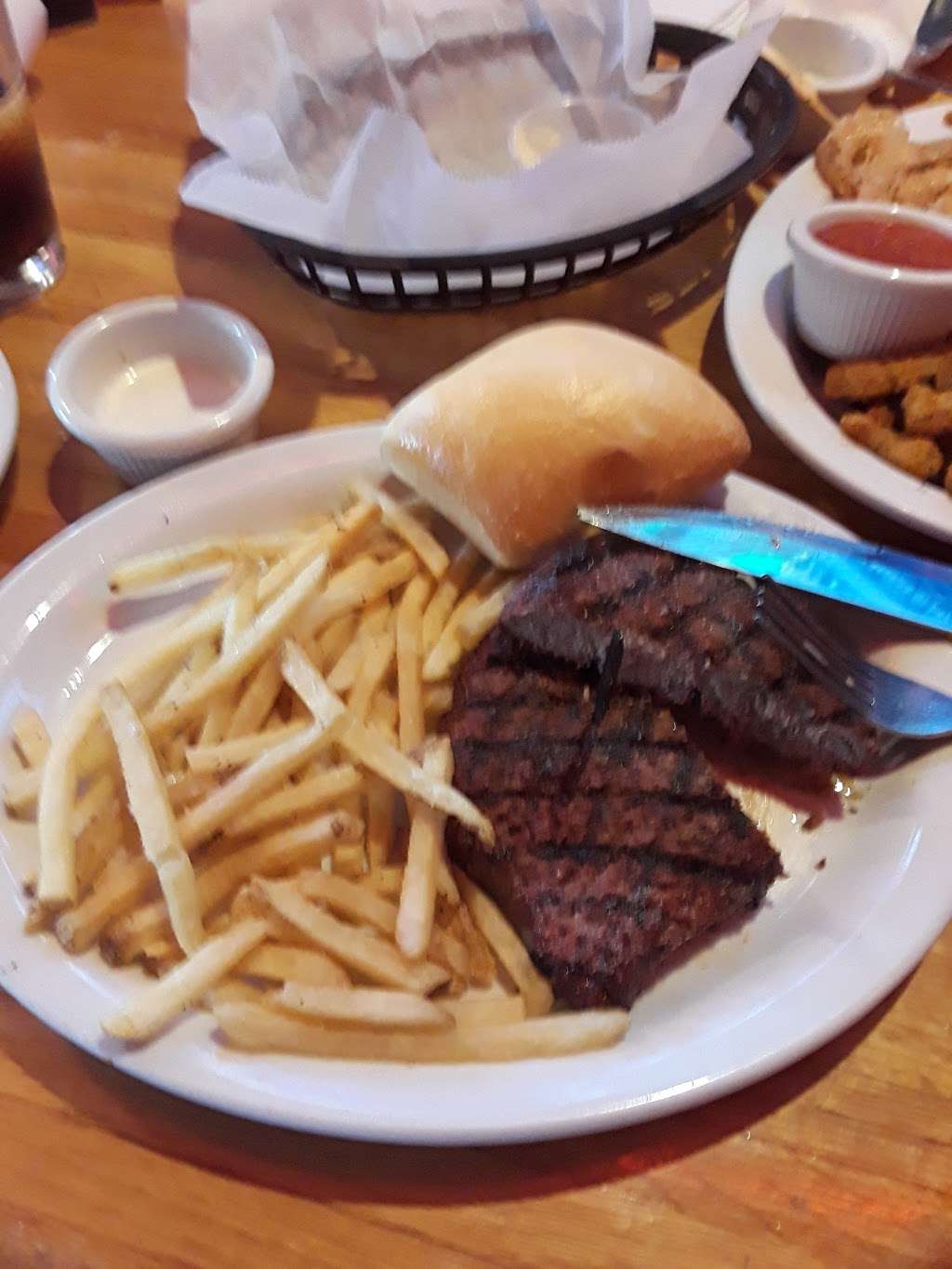 Logans Roadhouse | 13480 Baseline Ave, Fontana, CA 92336, USA | Phone: (909) 463-2290