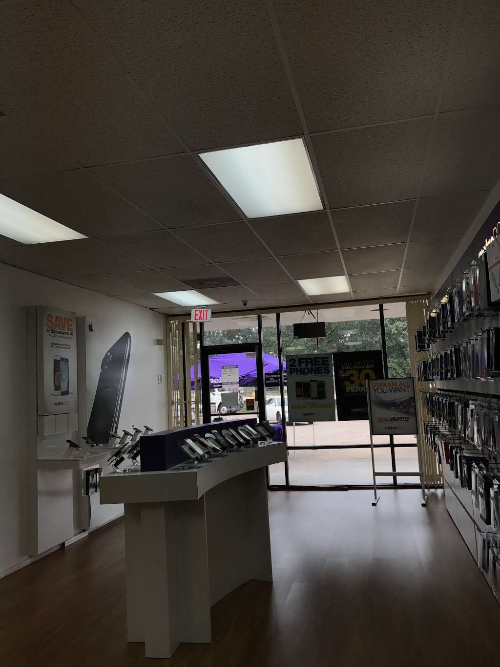 Metro by T-Mobile | 2166 Texas Pkwy, Missouri City, TX 77489 | Phone: (281) 208-7424