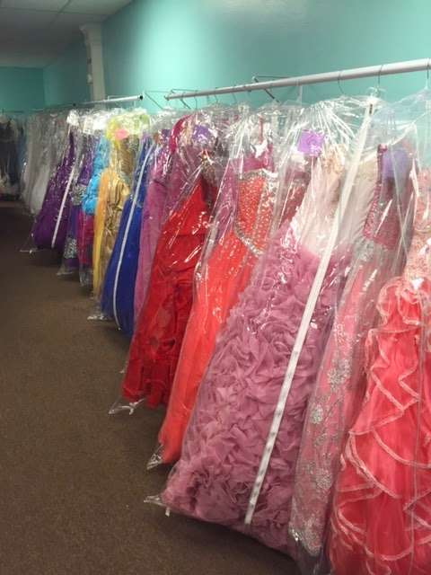 Mirthas Fashion and Quince | 3947, 2829 Strawberry Rd, Pasadena, TX 77502 | Phone: (832) 925-8492