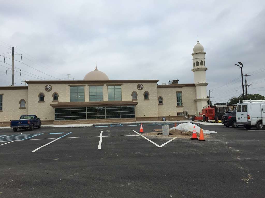 Bait-ul Aafiyat Mosque - Ahmadiyya Muslim Community (Philly Mosq | 1215 W Glenwood Ave, Philadelphia, PA 19133 | Phone: (215) 455-4655