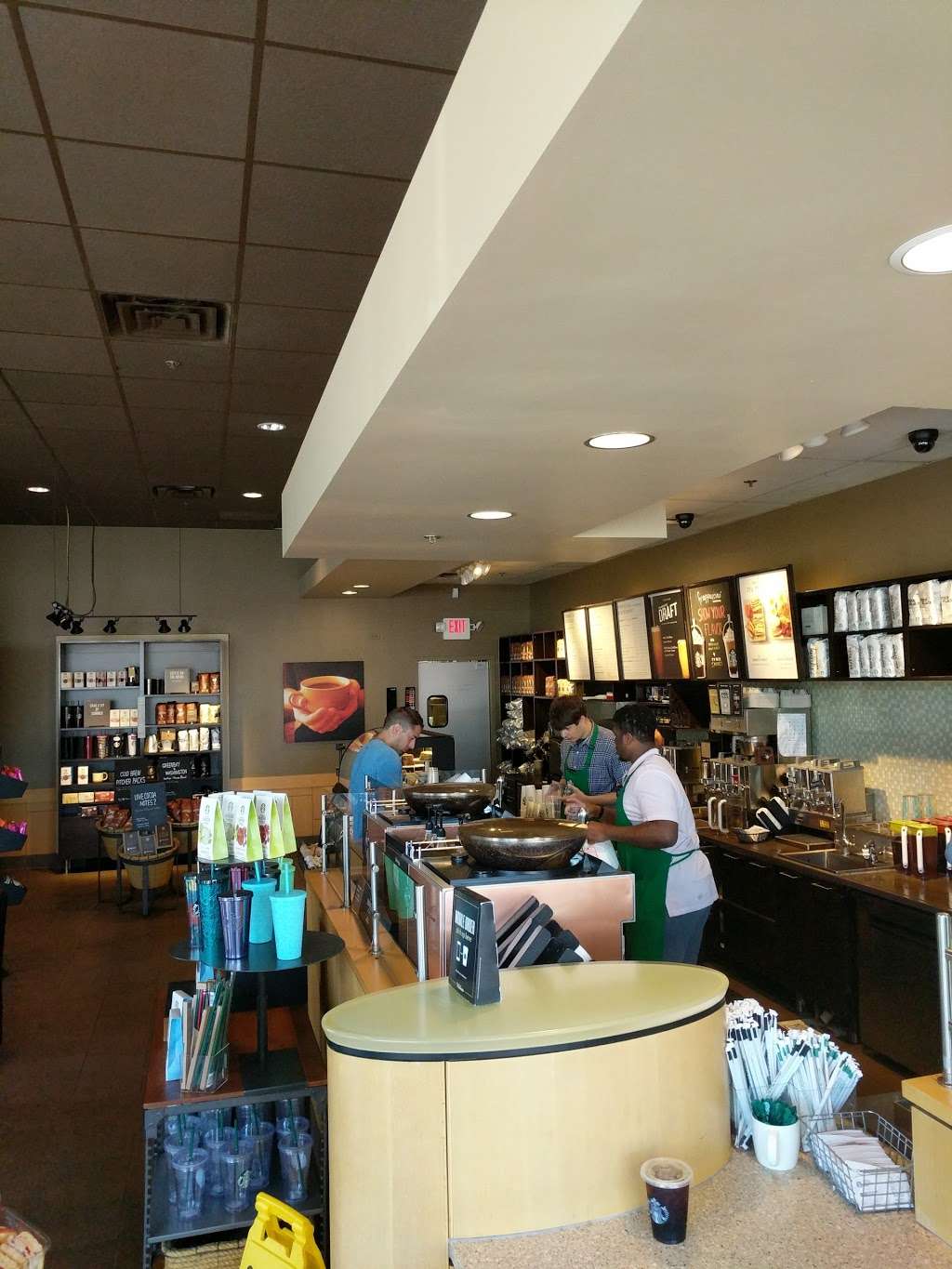 Starbucks | 739 Green Bay Rd, Wilmette, IL 60091, USA | Phone: (847) 256-1823