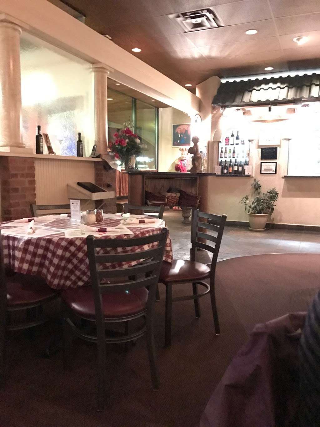 Mama Louise Italian Restaurant | 15412 E Orchard Rd, Centennial, CO 80016, USA | Phone: (303) 799-1993