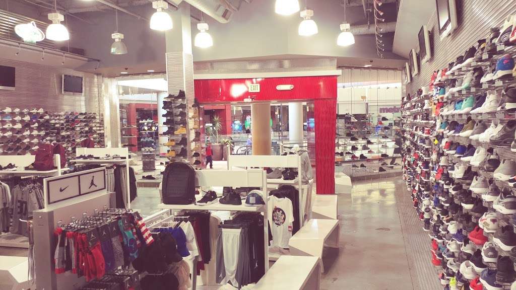 Shoe Palace | 2200 Eastridge Loop #2052, San Jose, CA 95122, USA | Phone: (408) 238-3200