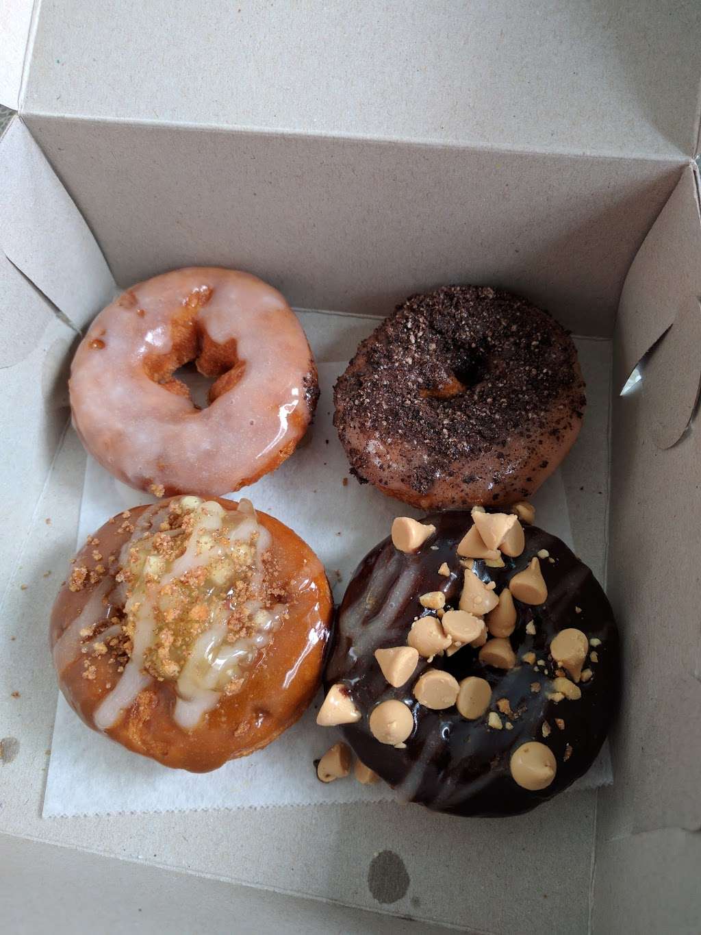 Top That! Donuts | 210 Ocean Ave, Point Pleasant Beach, NJ 08742, USA | Phone: (732) 899-2552