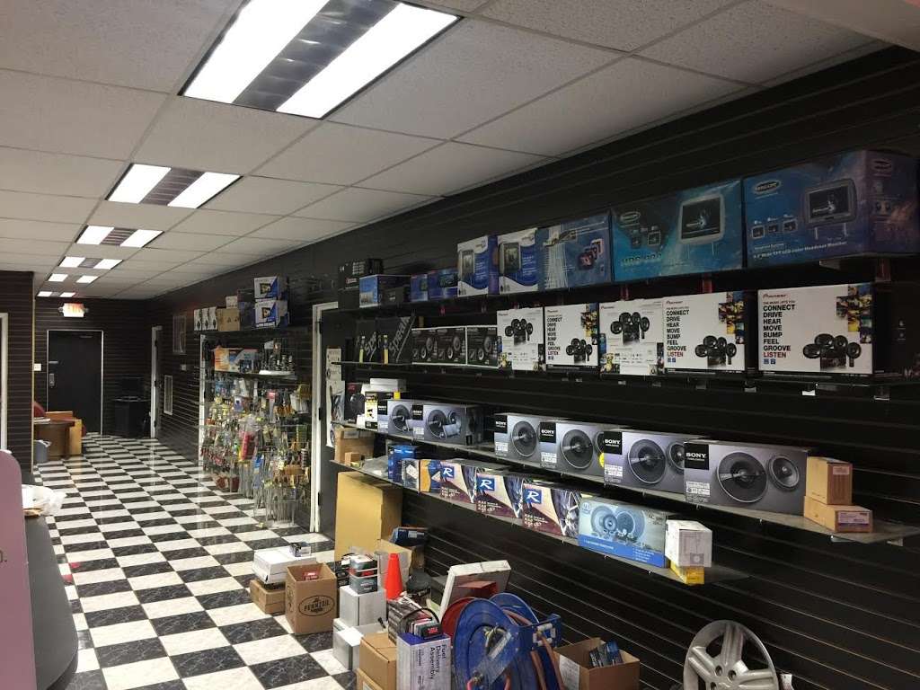 Action Auto World | 321 S Burnt Mill Rd, Voorhees Township, NJ 08043, USA | Phone: (856) 354-9933