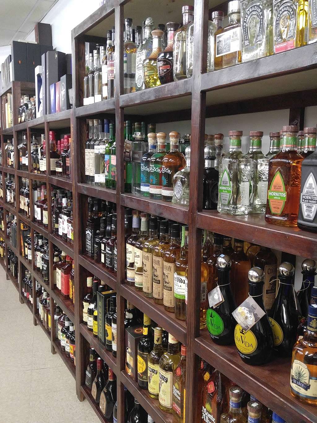 Lys Liquor | 3914 Navigation Blvd, Houston, TX 77003 | Phone: (713) 236-1931