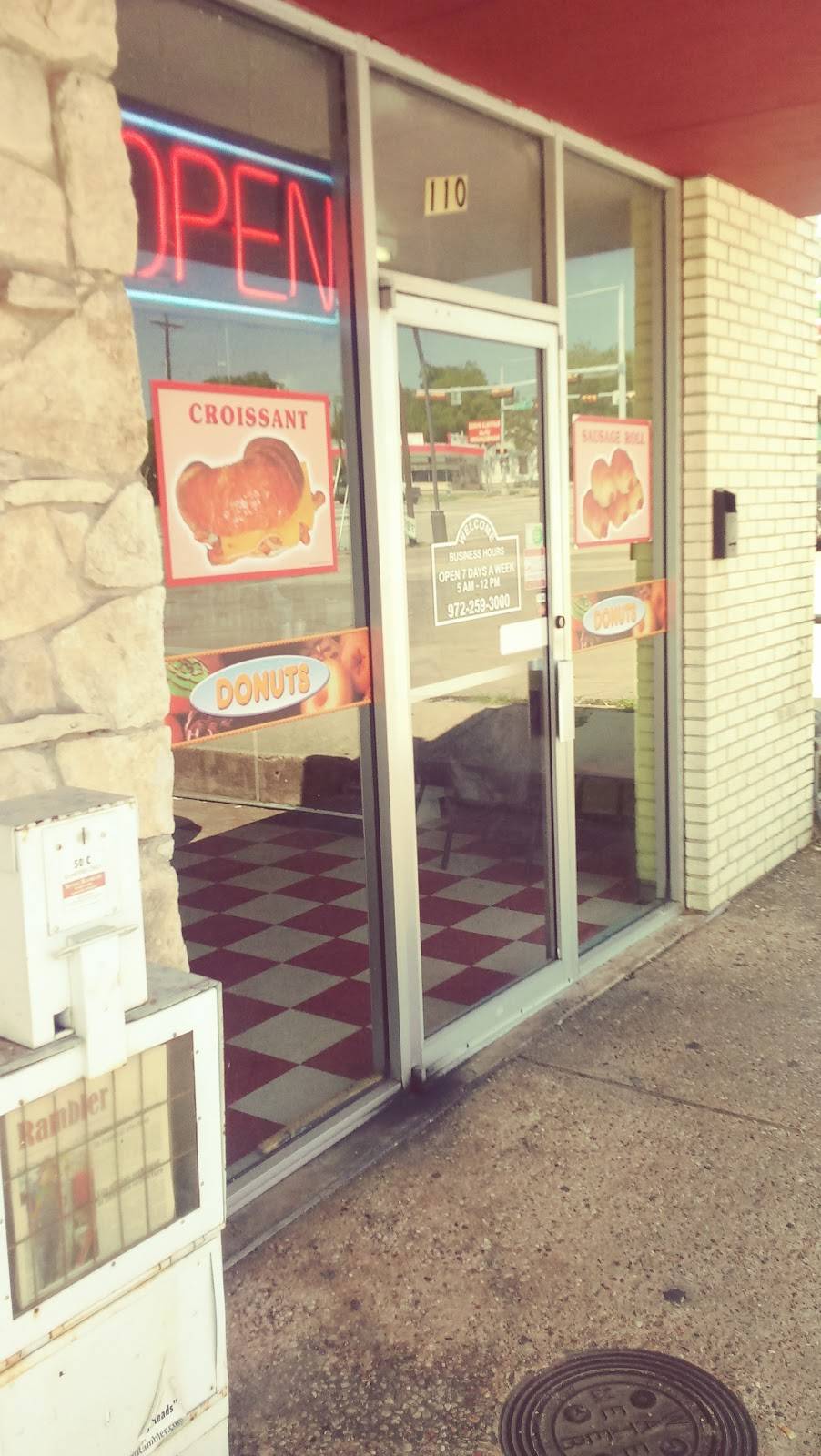 Donut Palace | 110 E Shady Grove Rd, Irving, TX 75060 | Phone: (972) 259-3000