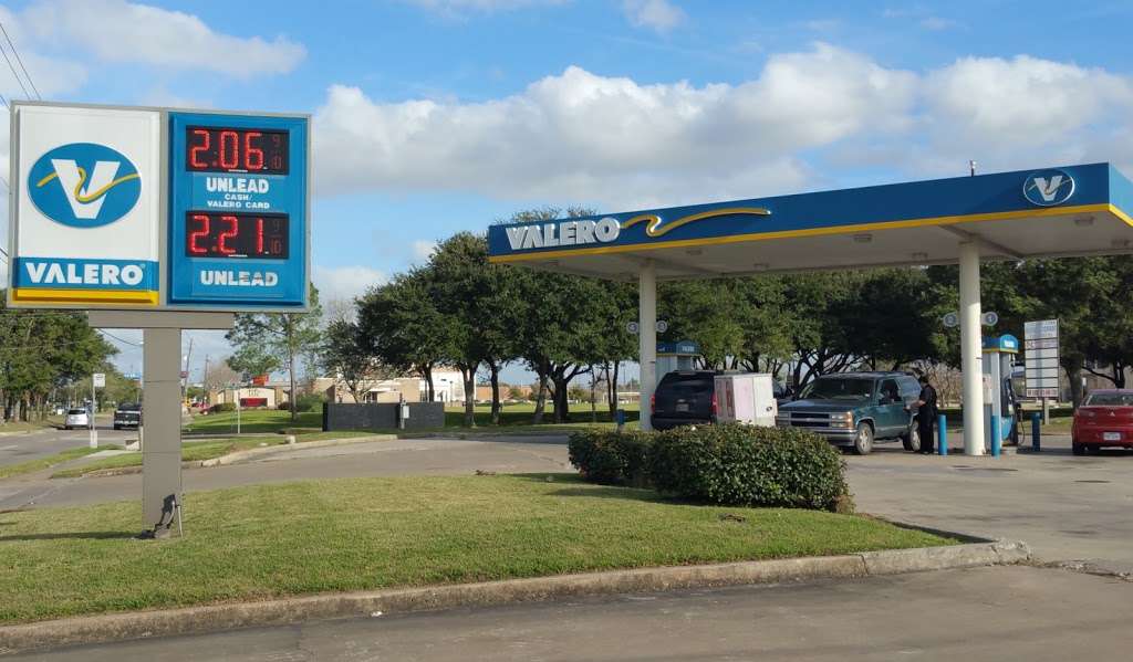 Valero | 9880 Almeda Genoa Rd, Houston, TX 77075, USA | Phone: (713) 943-0500