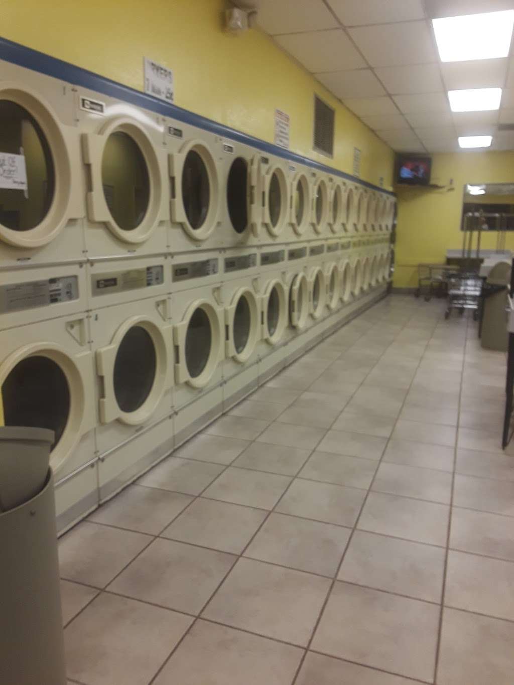 Sunshine Coin Laundry | 1626 S Cypress Rd, Pompano Beach, FL 33060, USA | Phone: (954) 933-1194