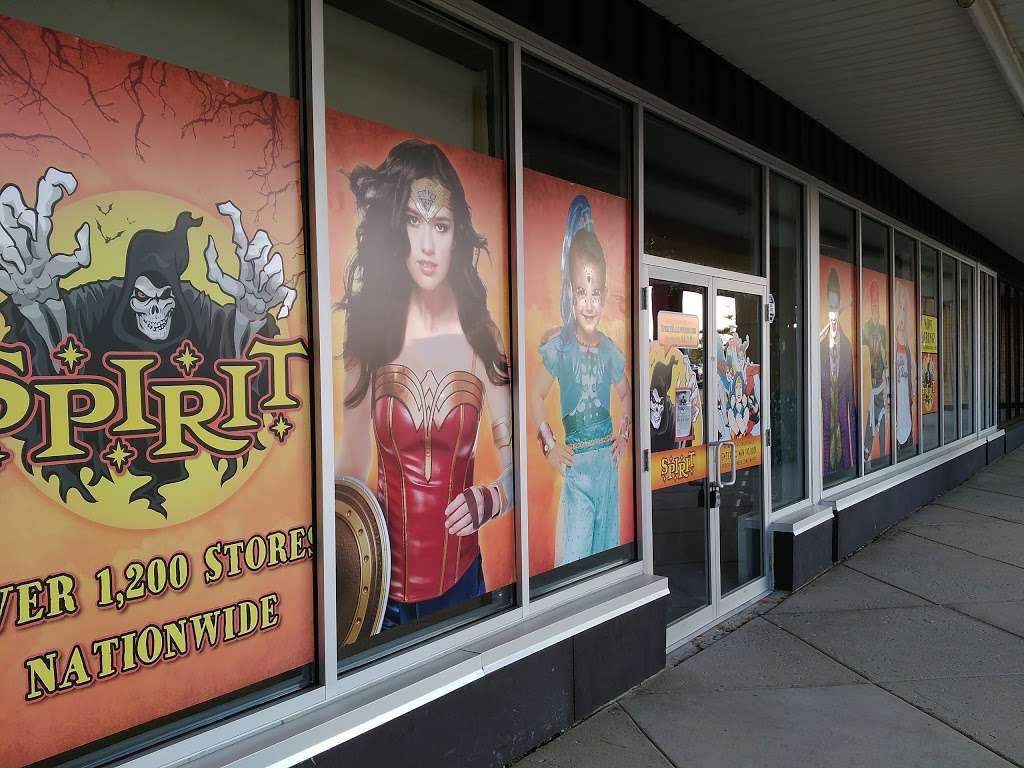 Spirit Halloween | 1508 Butterfield Rd, Downers Grove, IL 60515, USA | Phone: (866) 586-0155