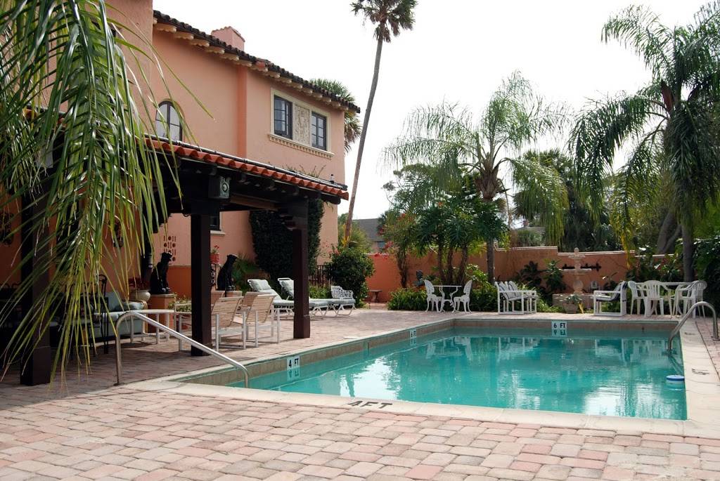 The Villa Inn Bed & Breakfast | 801 N Peninsula Dr, Daytona Beach, FL 32118, USA | Phone: (386) 248-2020