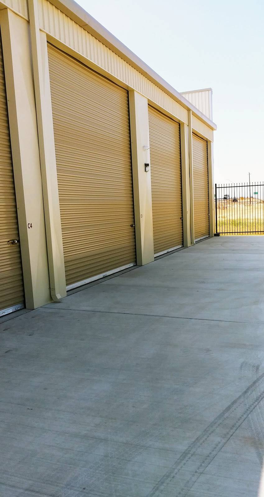 Golden Valley Storage | 16000 Golden Valley Pkwy, Lathrop, CA 95330 | Phone: (916) 249-5196