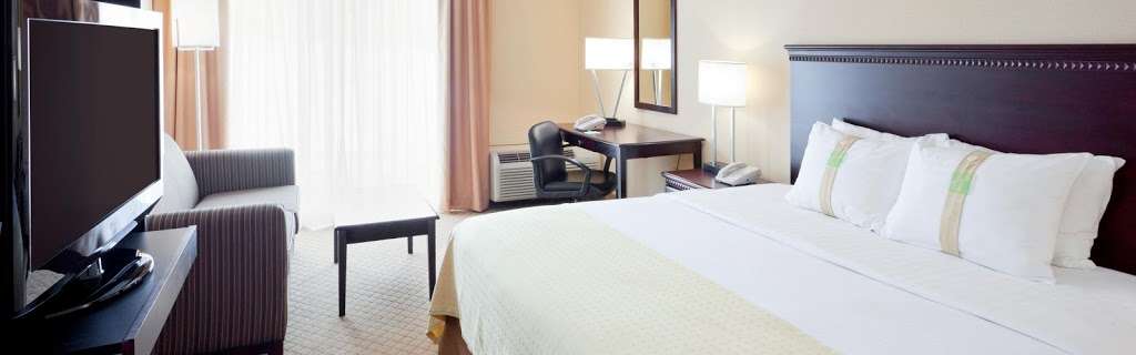 Holiday Inn South Plainfield-Piscataway | 4701 Stelton Rd, South Plainfield, NJ 07080, USA | Phone: (908) 753-5500