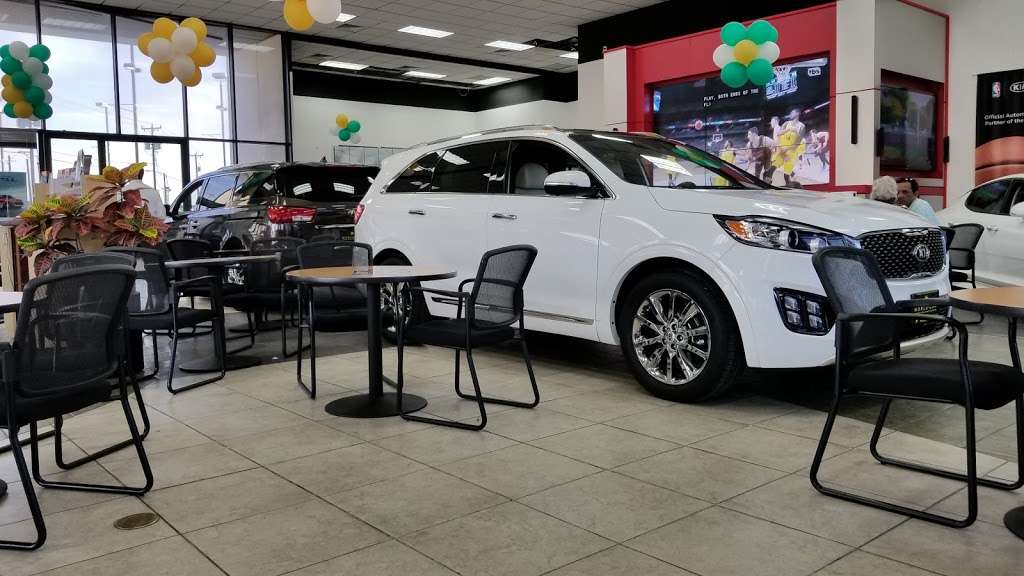 World Car Kia North | 12115 Interstate 35 North Bldg. 1, San Antonio, TX 78233, USA | Phone: (210) 585-3217