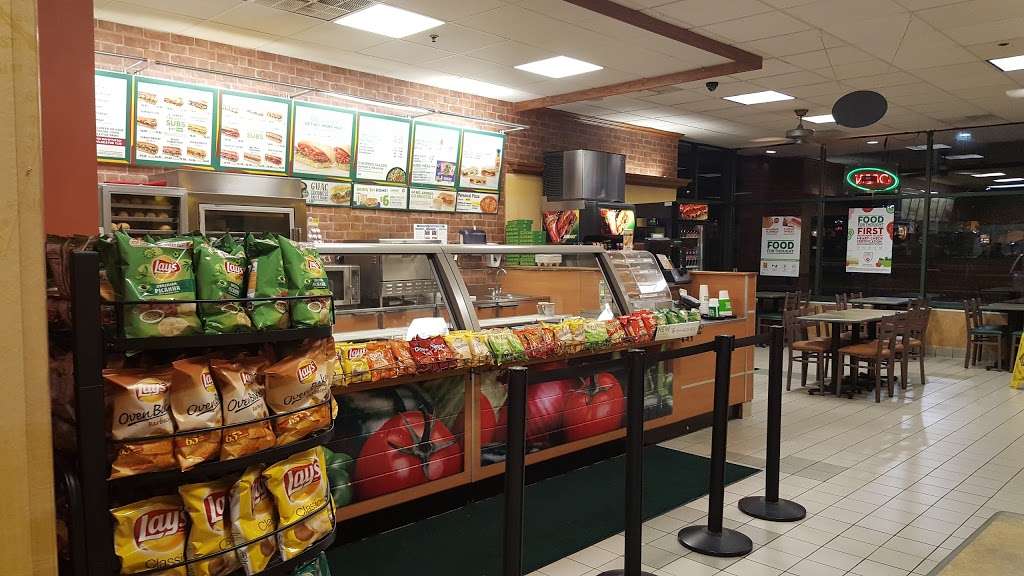 Subway Restaurants | 275 S Randall Rd, Elgin, IL 60123 | Phone: (847) 608-4220