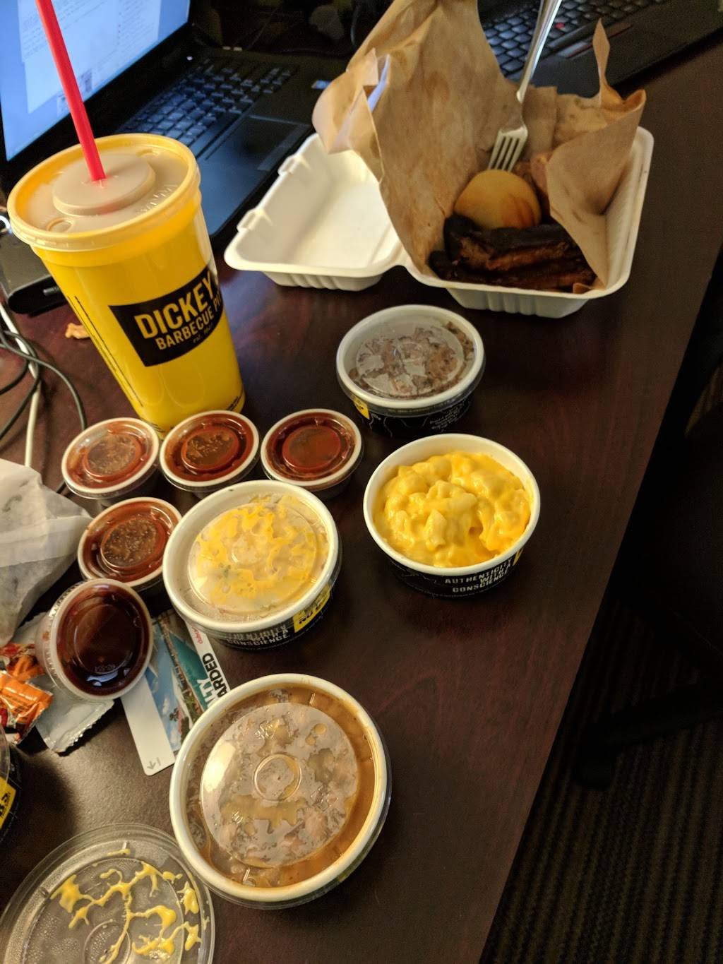 Dickeys Barbecue Pit | 3090 Courthouse Ln Ste 100, Eagan, MN 55121, USA | Phone: (651) 905-7725