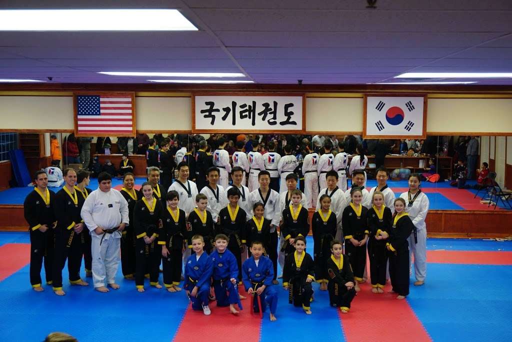 World Champion Taekwondo | 28 CT-39, New Fairfield, CT 06812, USA | Phone: (203) 746-5422