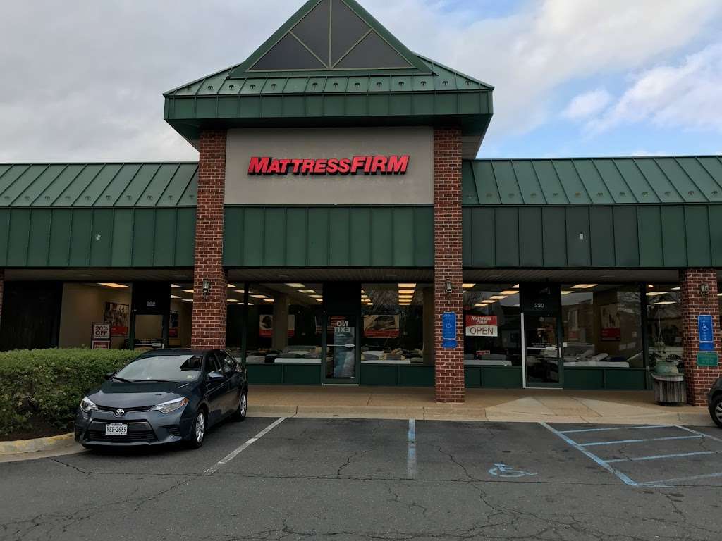 Mattress Firm Herndon | 322 Elden St, Herndon, VA 20170, USA | Phone: (703) 318-0640