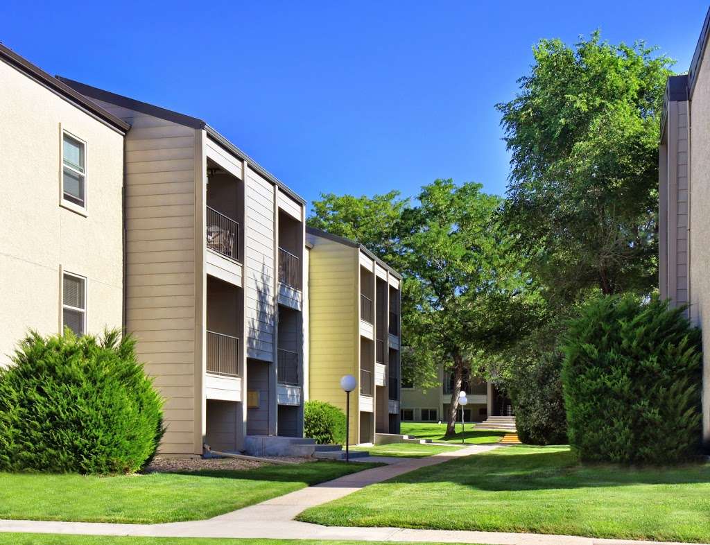 Sterling Heights Apartments | 2420 Reservoir Rd, Greeley, CO 80634, USA | Phone: (833) 675-9437