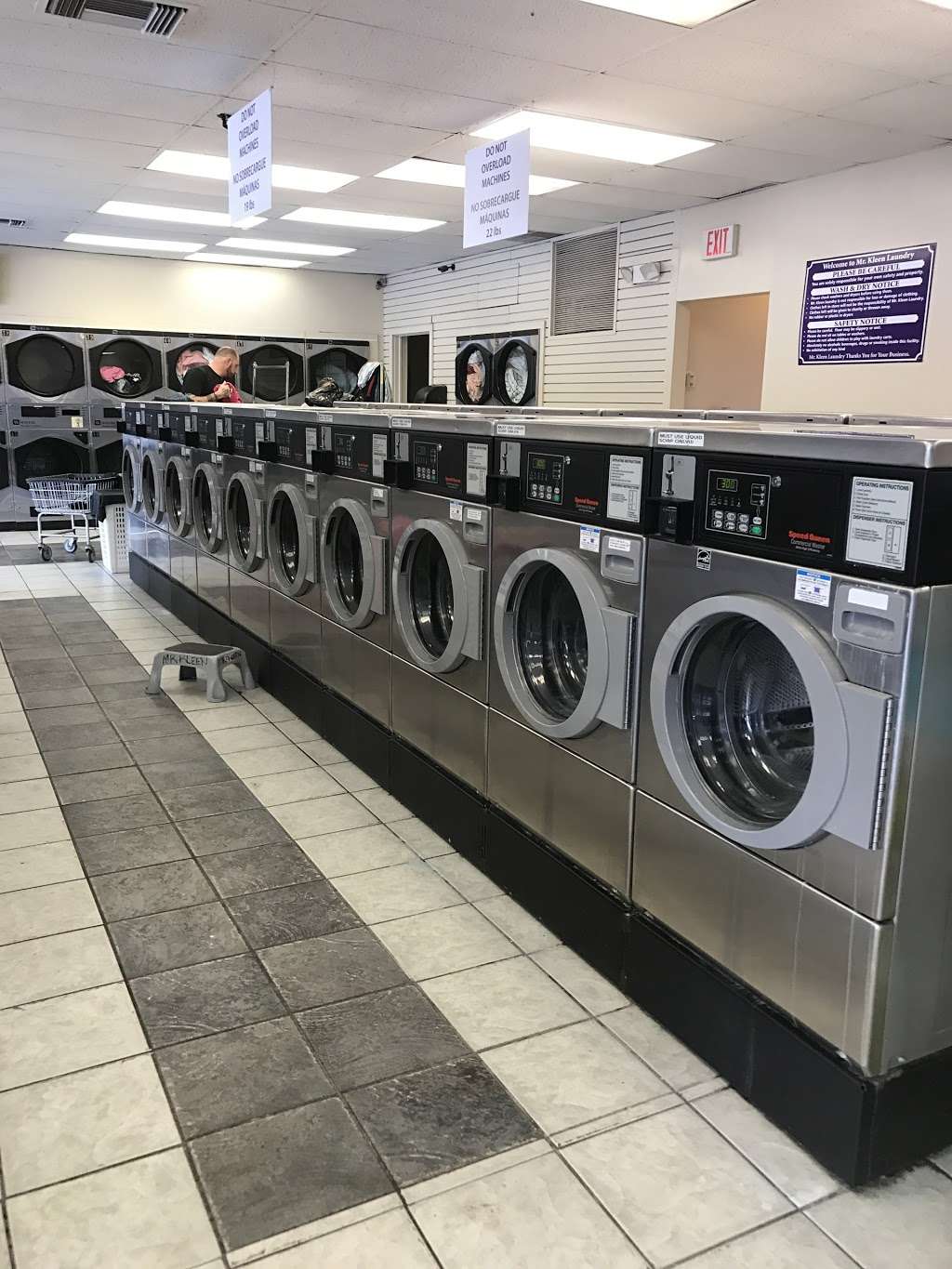 Mr Kleen Laundromat | 272 Christiana Rd, New Castle, DE 19720 | Phone: (302) 324-8797